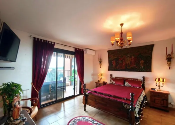 Apartament Large Bright With Balcony And Sea View *