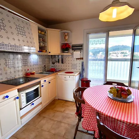 Large Bright With Balcony And Sea View Διαμέρισμα Αζάτσιο
