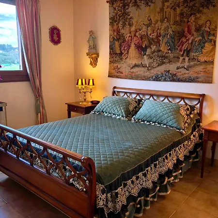 Large Bright With Balcony And Sea View Διαμέρισμα *