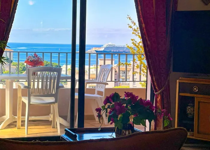 Large Bright With Balcony And Sea View Apartment
